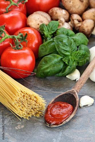 Spaghetti Sauce and Fresh Ingredients