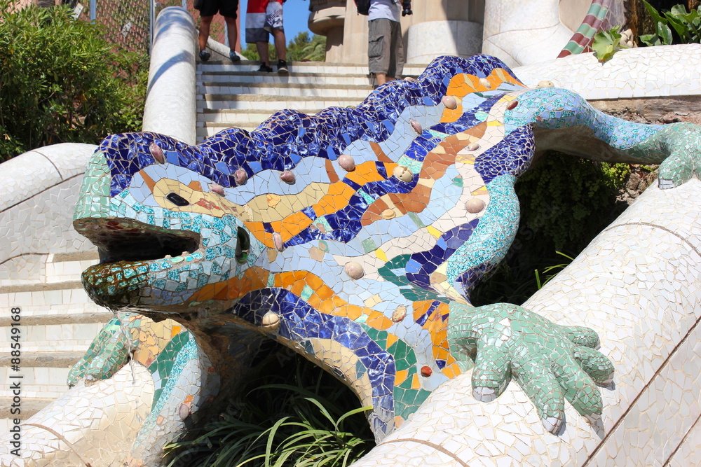 Obraz premium Der Salamander von Antoni Gaudi im Park Guell in Barcelona