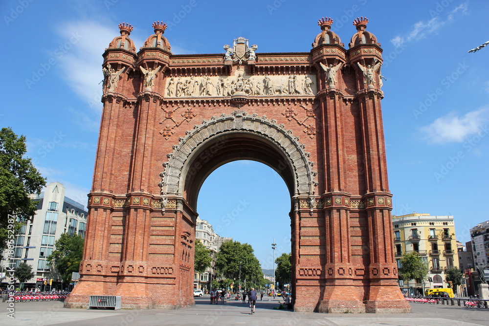 Der mächtige Arc der Triomf (Triumphbogen) in Barcelona