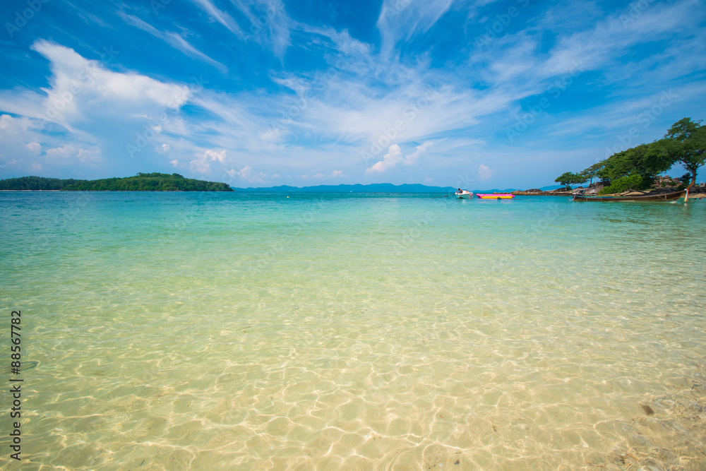 Fototapeta premium Naka Noi beautiful island in Phuket, Thailand