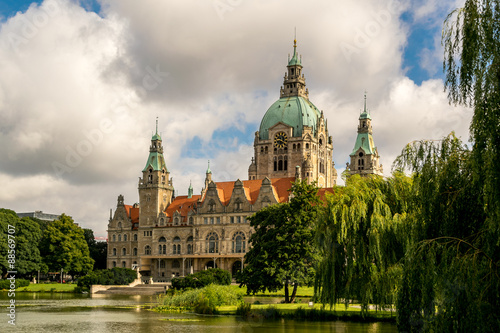 Das Rathaus von Hannover in Niedersachsen © ASonne30