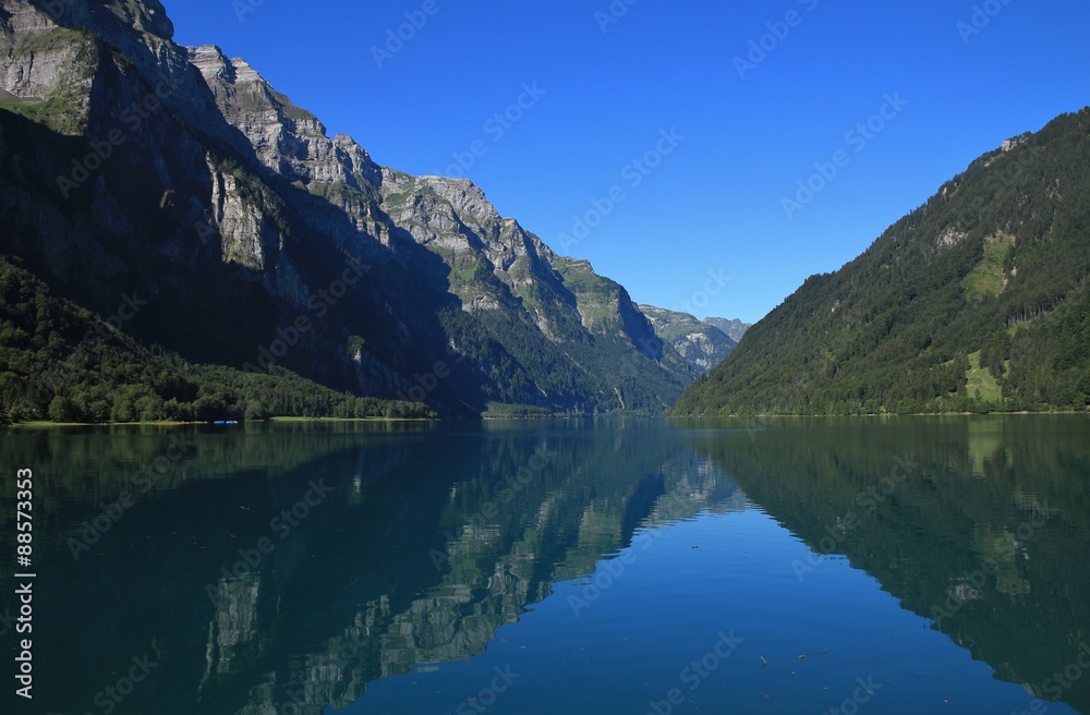 Lake Klontalersee and mountains