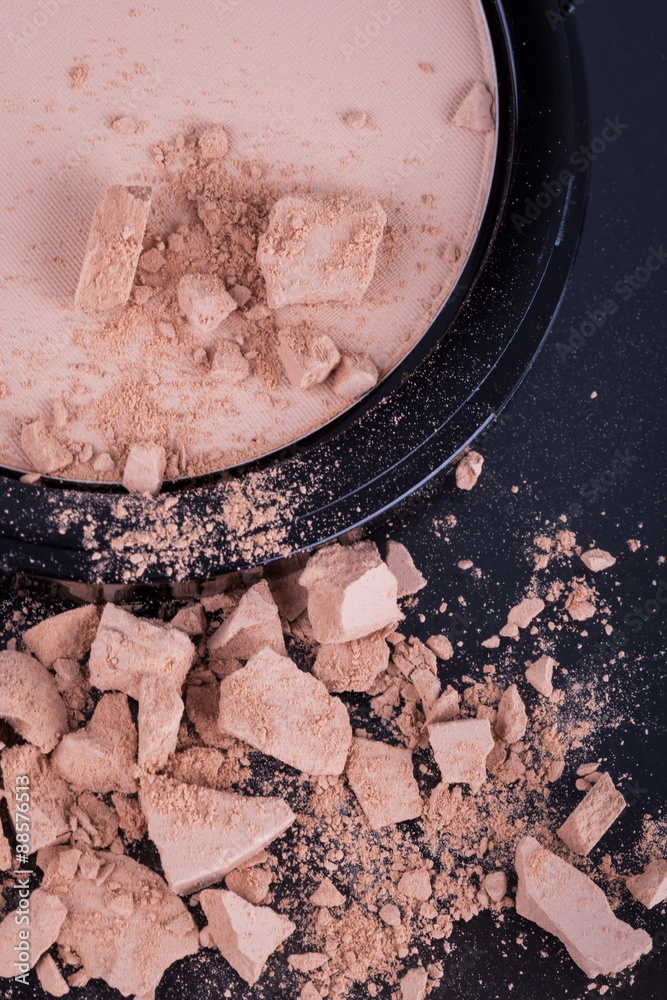 Fototapeta premium Face foundation powder