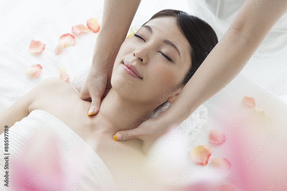 Decollete of lymphatic massage Decollete of lymphatic massage