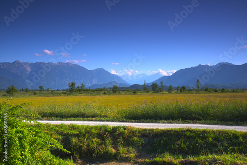 Das Murnauer Moos am Nordrand der bayerischen Alpen photo