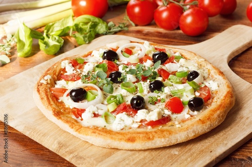 Greek Style Pizza / Fresh Homemade Vegetarian Pizza
