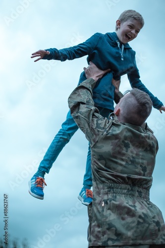 Fotografia Military father returning home