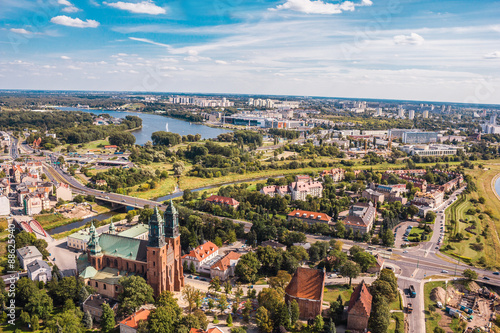 Poznań, Ostrów Tumski z Katedrą z lotu ptaka © Piotr Gołębniak