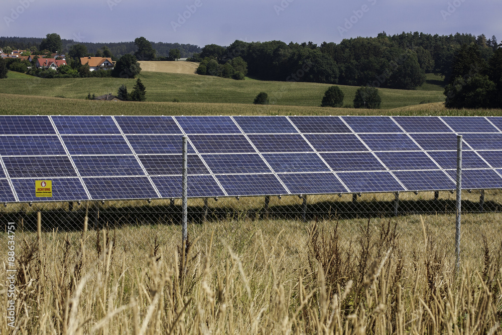 Solarstromanlage Panele in der Natur Solarstromanlage Panele in der Natur
