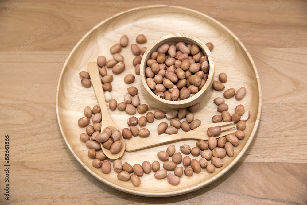 Peanuts used to make snack and foods or cook and have health benefits 