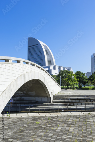 横浜みなとみらい／臨港パークのアーチ橋