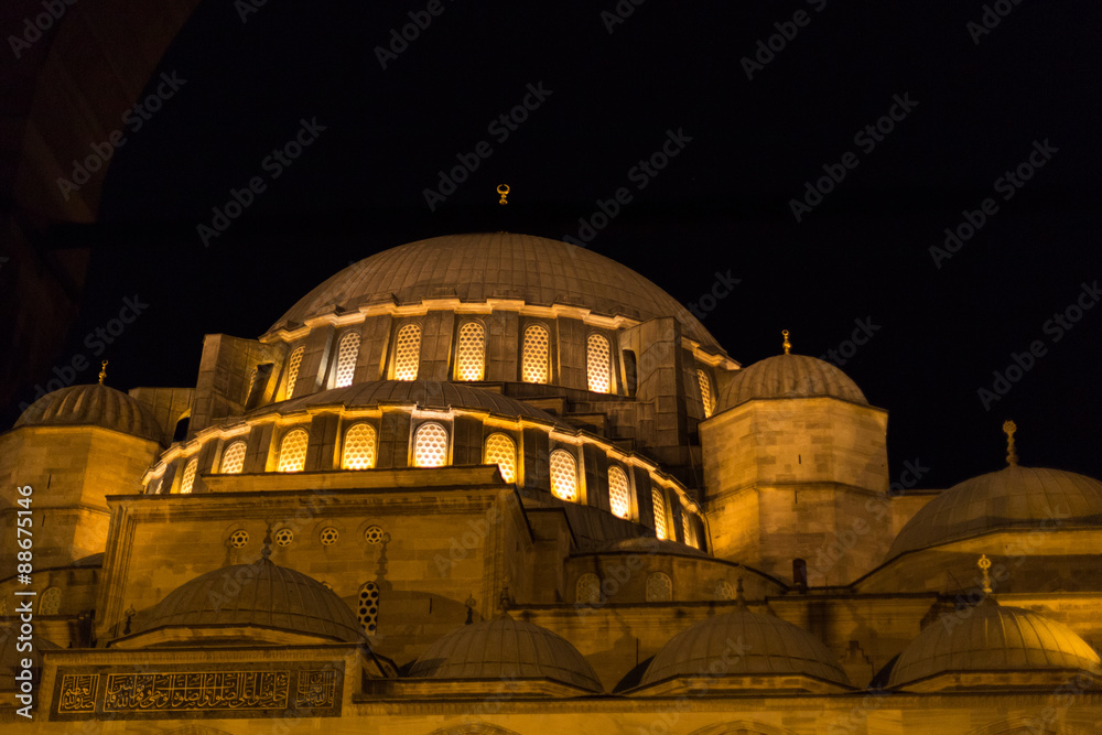 Fototapeta premium dome of the 16th century Süleymaniye mosque built by master architect Sinan, Istanbul, Turkey