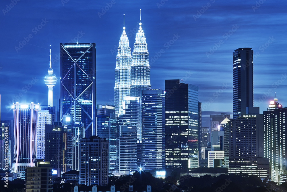 Obraz premium Panoramę Kuala Lumpur w nocy