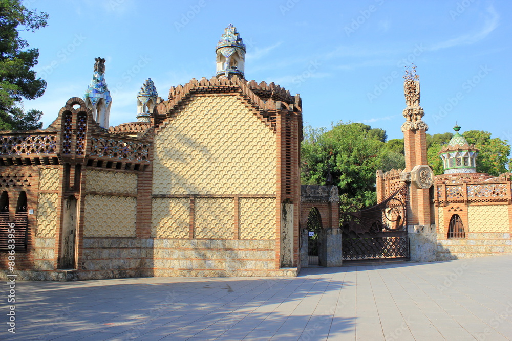 Naklejka premium Eingang zu den Güell Pavillons in Barcelona (Spanien)