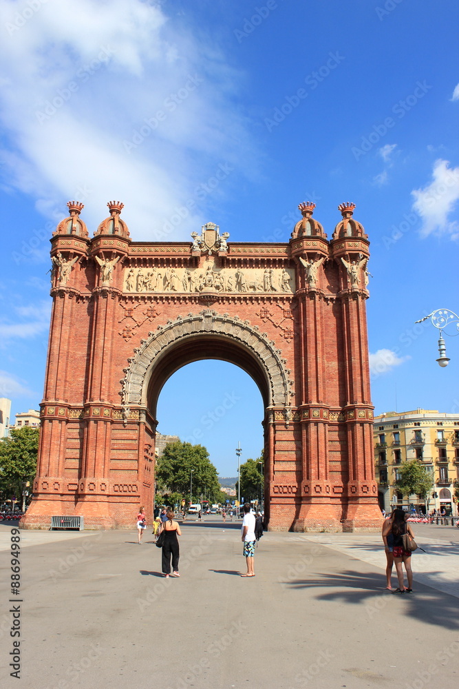 Fototapeta premium Blick auf den berühmten Arc de Triomf in Barcelona