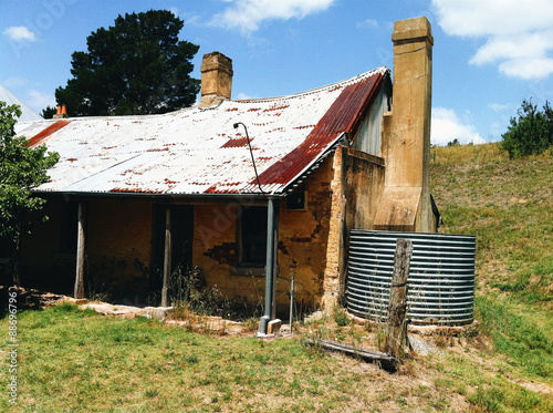 Slika na platnu Historical settler building in Little Hartley Australia