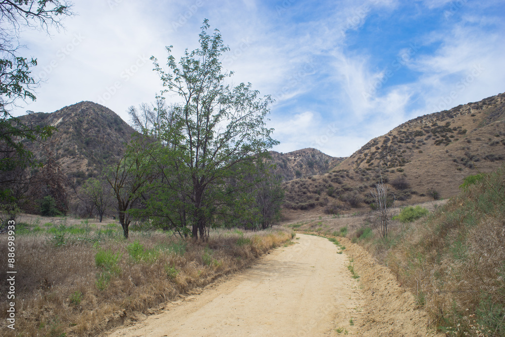 Dirt Trails in Southern California Dirt Trails in Southern California
