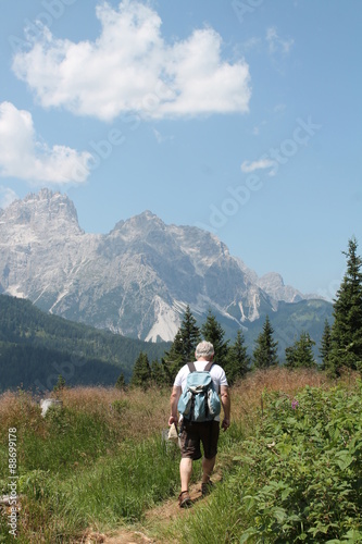 Wandern in den Dolomiten © mariso
