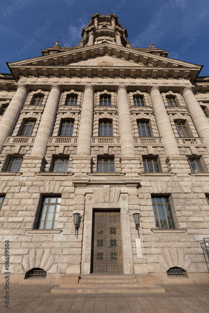 Obraz premium old stadthaus building in berlin germany