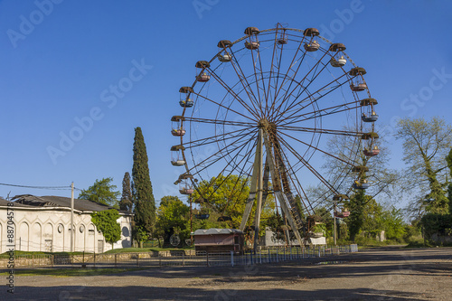 old rusty dead Ferris wheel