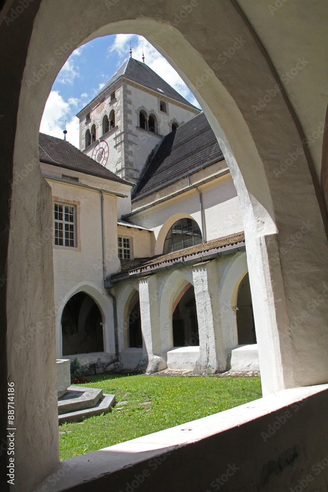 abbazia di Novacella; il campanile dal chiostro