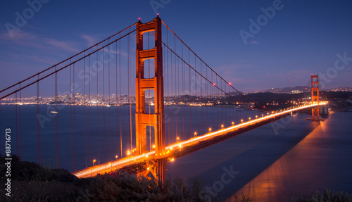 Fototapeta Naklejka Na Ścianę i Meble -  Golden Gate Bridge and San Francisco Skyline. Battery Spencer, Sausalito, California, USA.