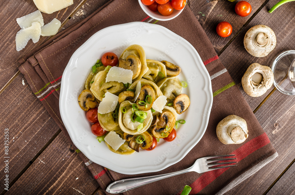 Tortellini stuffed with a mixture of vegetable spring