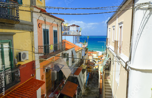 Tablou pe pânză colorful houses in town Pizzo, Calabria region, Italy