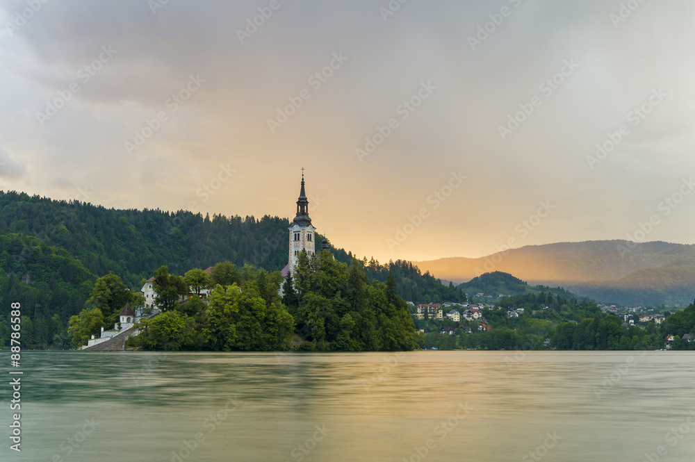Ulewa nad jeziorem Bled