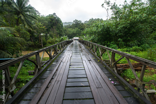 Wooden road to the Annah Rais Longhouses © pe3check