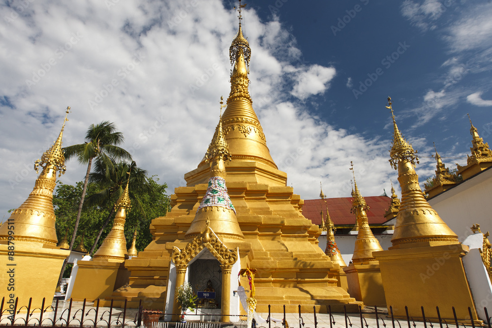 タイ・ターク県メーソートの寺院ワット・タイワタナラーム
