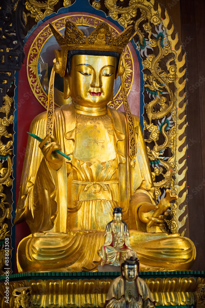 Buddha Tooth Relic Temple in Chinatown in Singapore