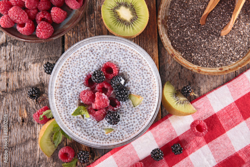 chia seed pudding with fruits