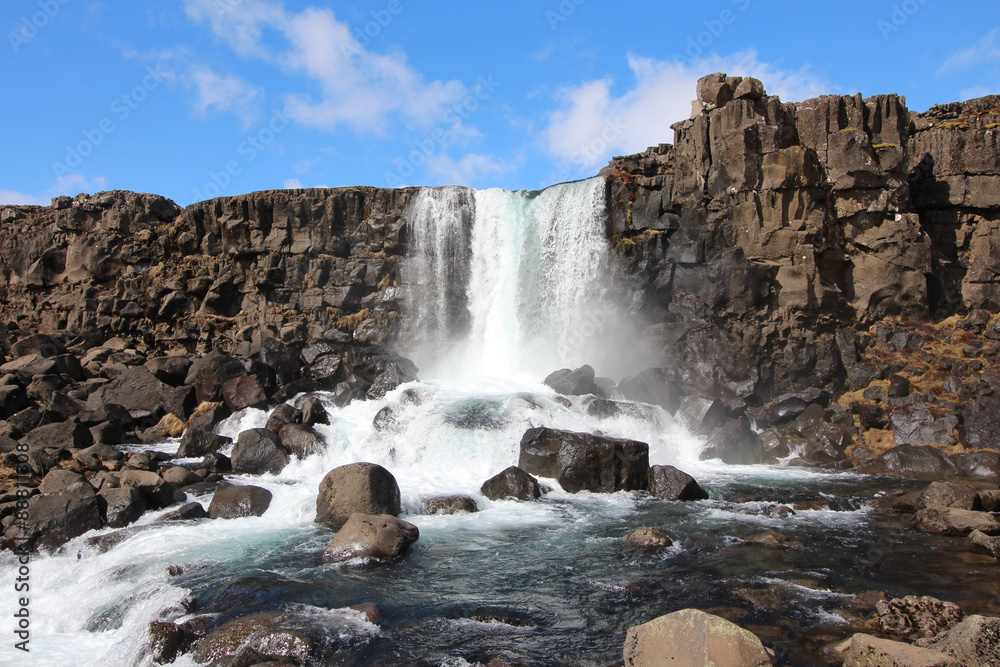 Fototapeta premium Öxará Wasserfall im Thingvellir, Island