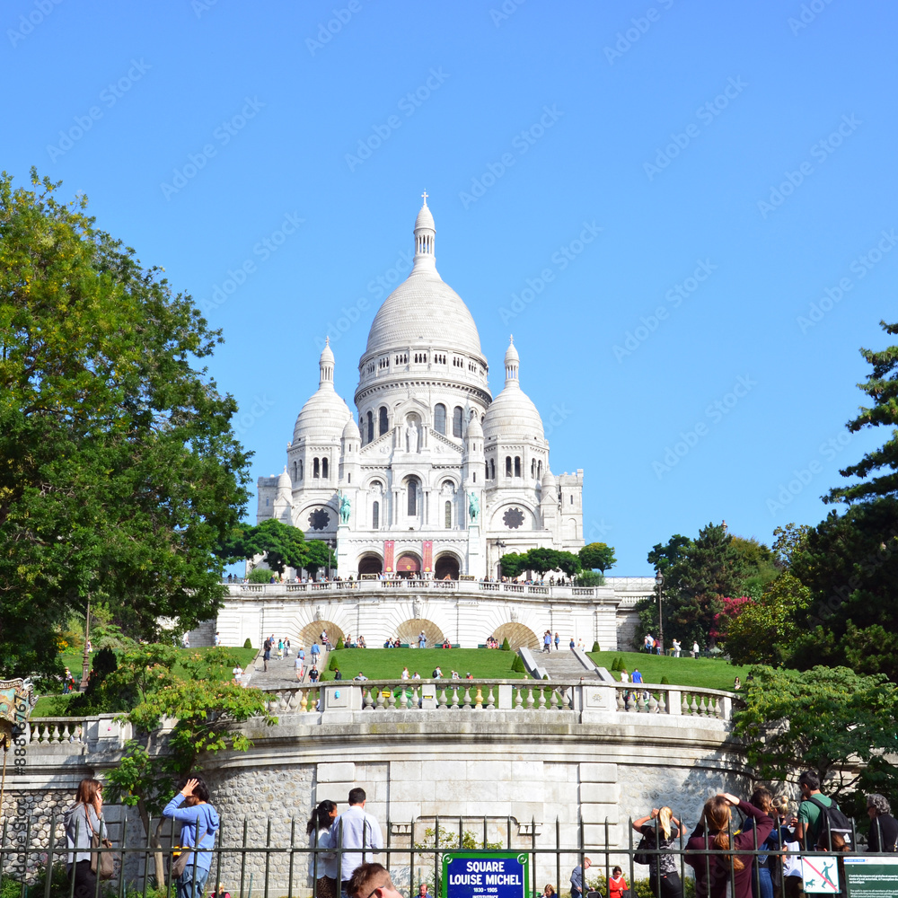 Basilica of the Sacre Coeur on Montmartre, Paris, France Basilica of the Sacre Coeur on Montmartre, Paris, France