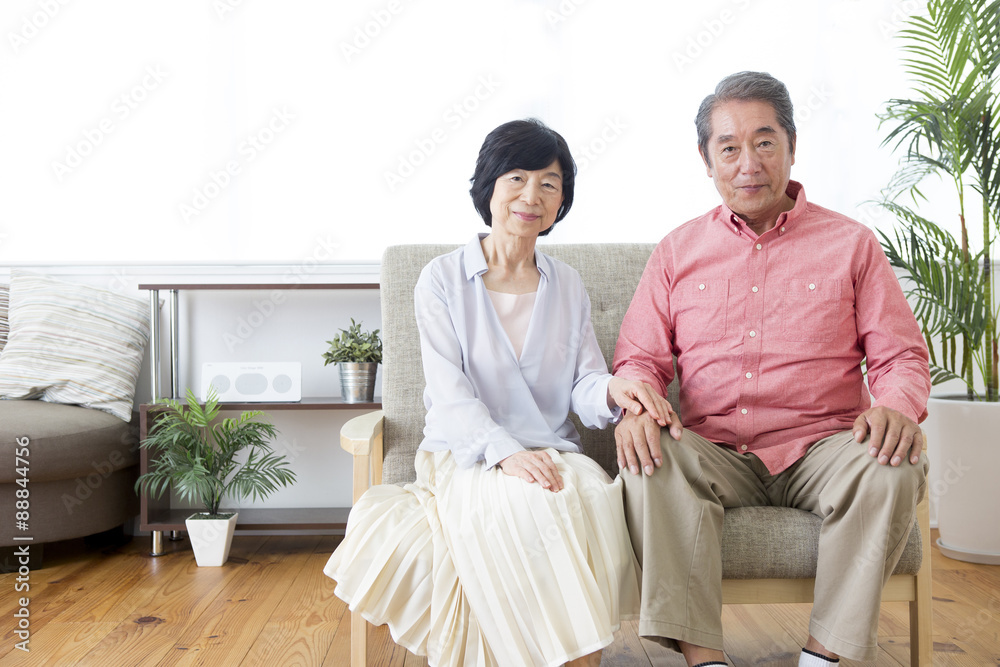 くつろぐ老夫婦 くつろぐ老夫婦
