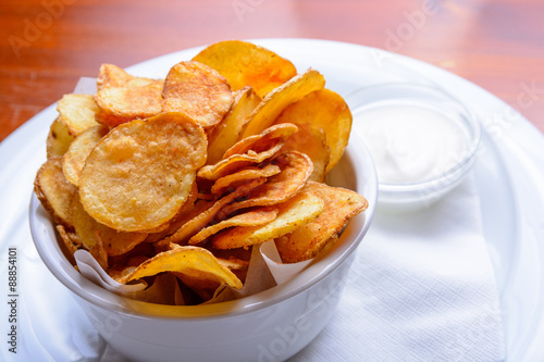 Obraz na płótnie Homemade potato chips with dip