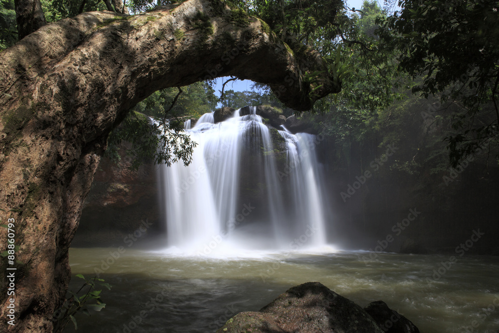 タイ・カオヤイ国立公園のヘオスワット滝 Stock Photo Adobe Stock