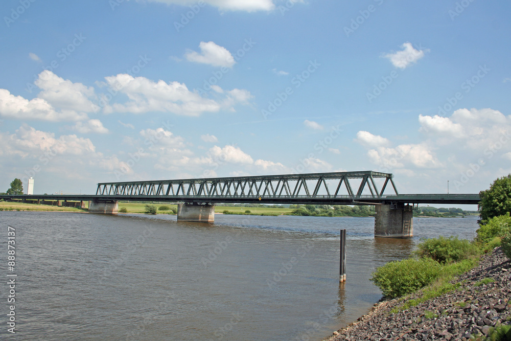 Lauenburg: Brücke über die Elbe (Schleswig-Holstein/Niedersachsen)