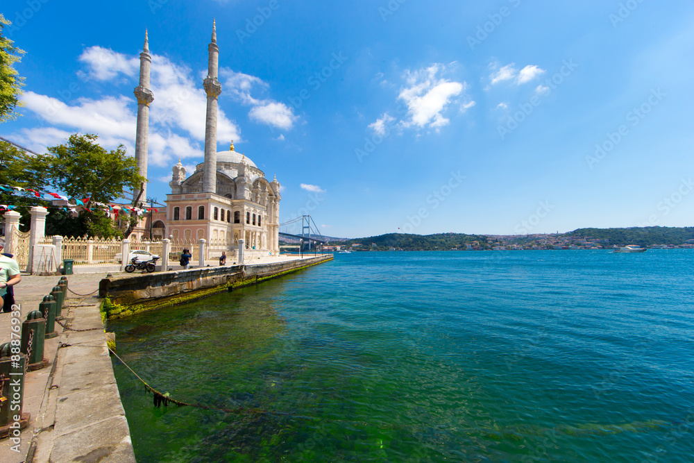 Moschee in Istanbul Ortaköy