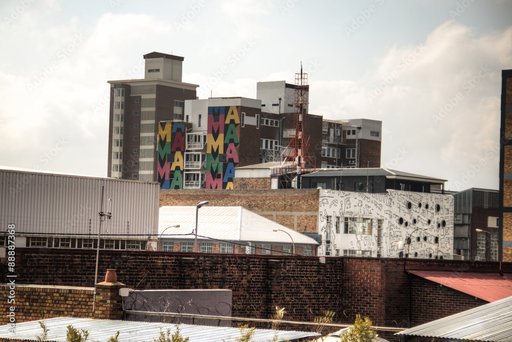 Fototapeta premium Kolorowy budynek w sercu Maboneng, Johannesburg, RPA