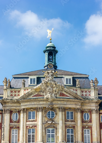 Vorderansicht vom Schloss Münster