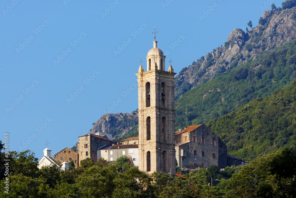 clocher et village de Costa verde en haute Corse