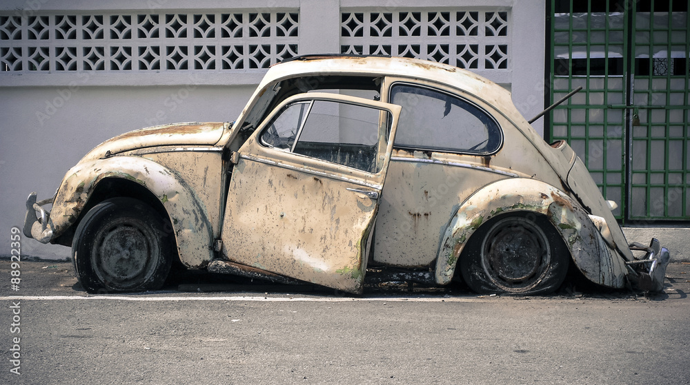 Fototapeta premium stary opuszczony samochód