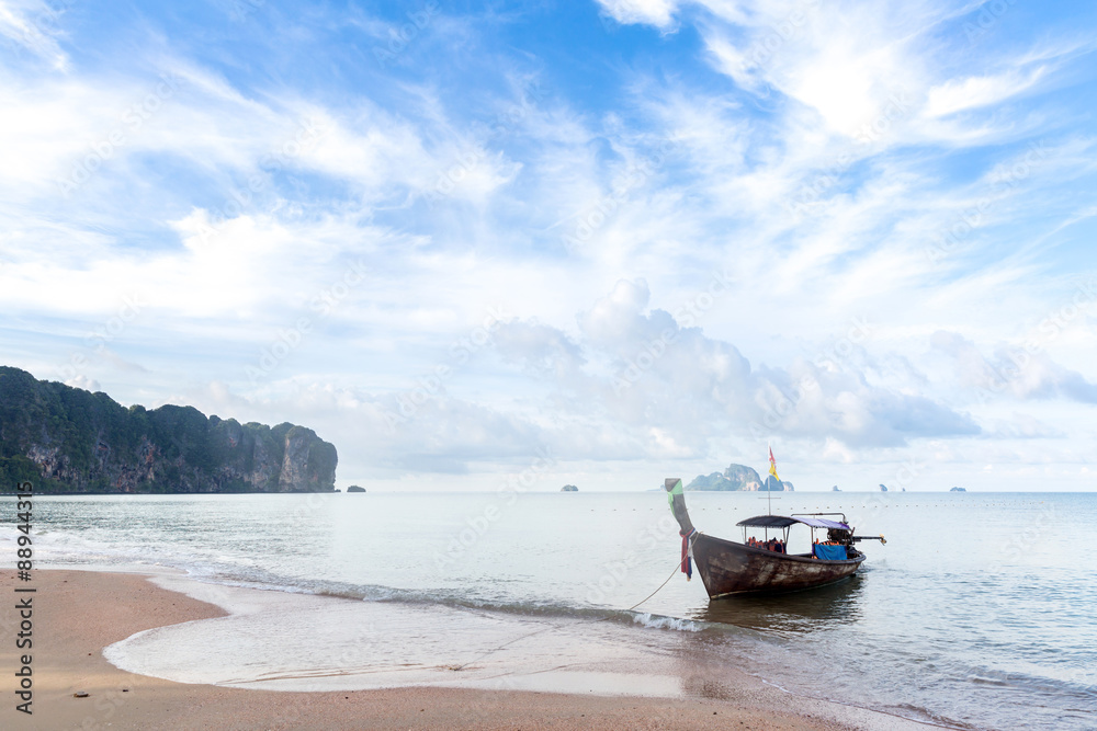 Obraz premium Tropical beach and boat