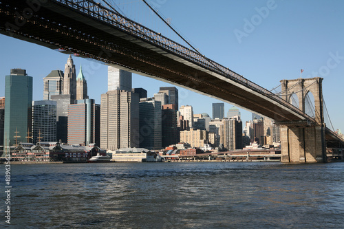 Manhattan skyline and Brooklyn Bridge over East River © Spiroview Inc.
