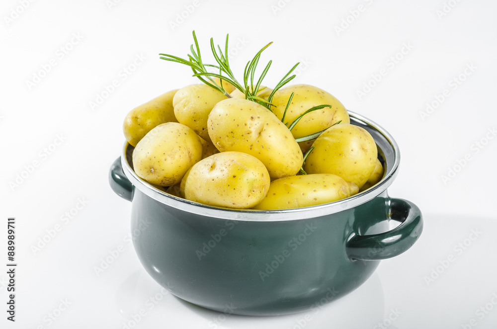 petites pommes de terre nouvelles-rattes