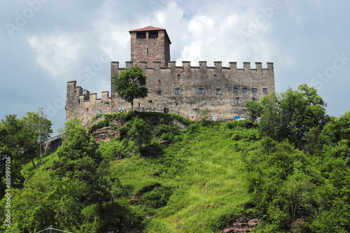 Canvas Print View of an intalian ancient castle