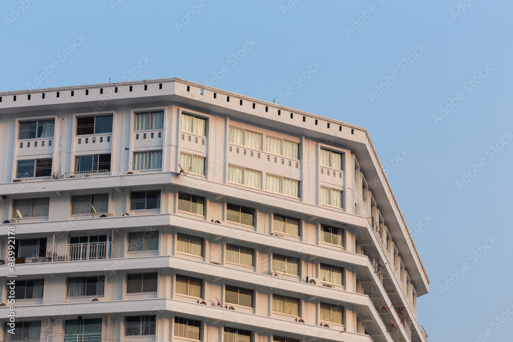 Obraz premium old residential building apartment in the city
