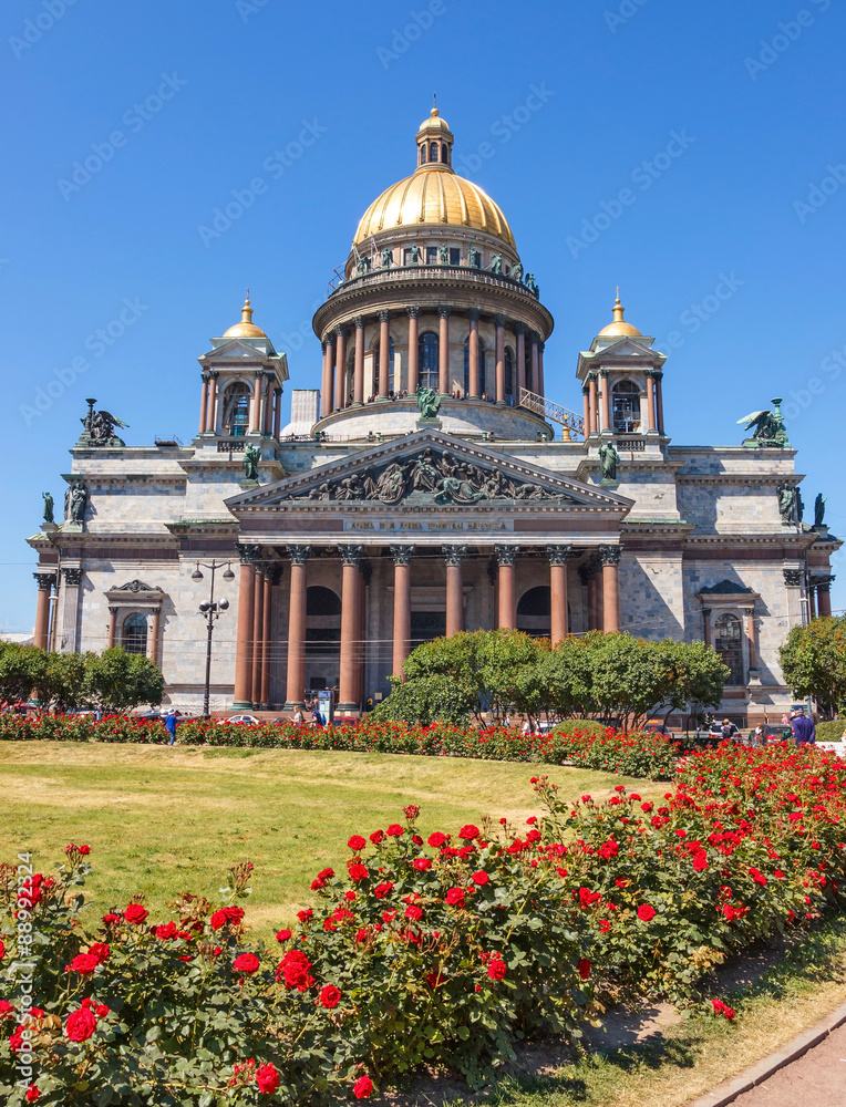  Isaac Cathedral with roses